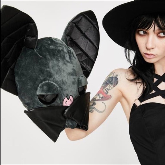 NWT PLUSH BLACK BAT BACKPACK - Picture 2 of 5